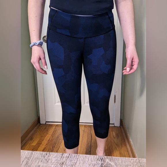 Old Navy Go-Dry Crop Black & Blue Striped Leggings | Size Small - Picture 6 of 8